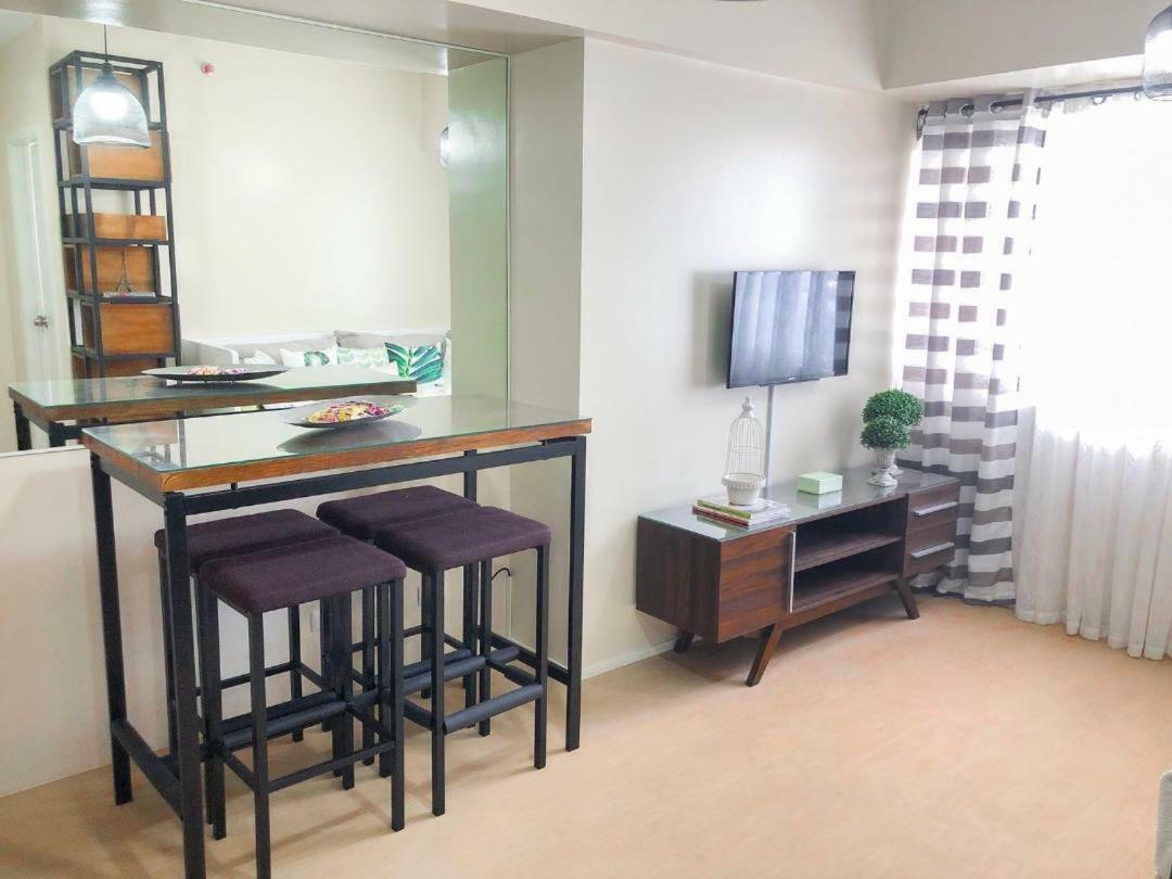 Nice Corner Ayala 1 Bedroom Condo At Heart Of Davao City With Hi Speed Wi Fi Internet מראה חיצוני תמונה